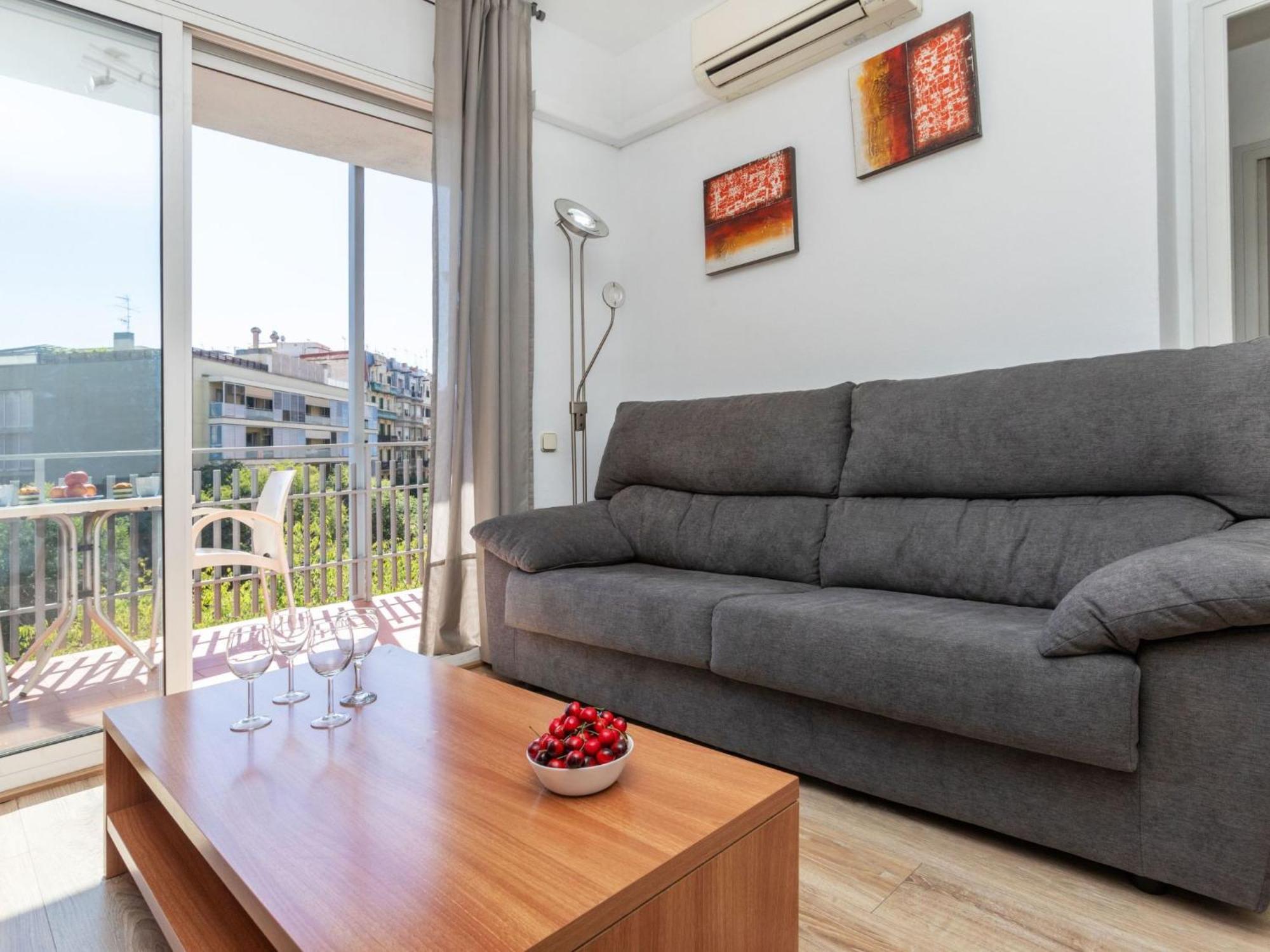 Apartment Eixample Esq Rocafort Diputacio By Interhome *